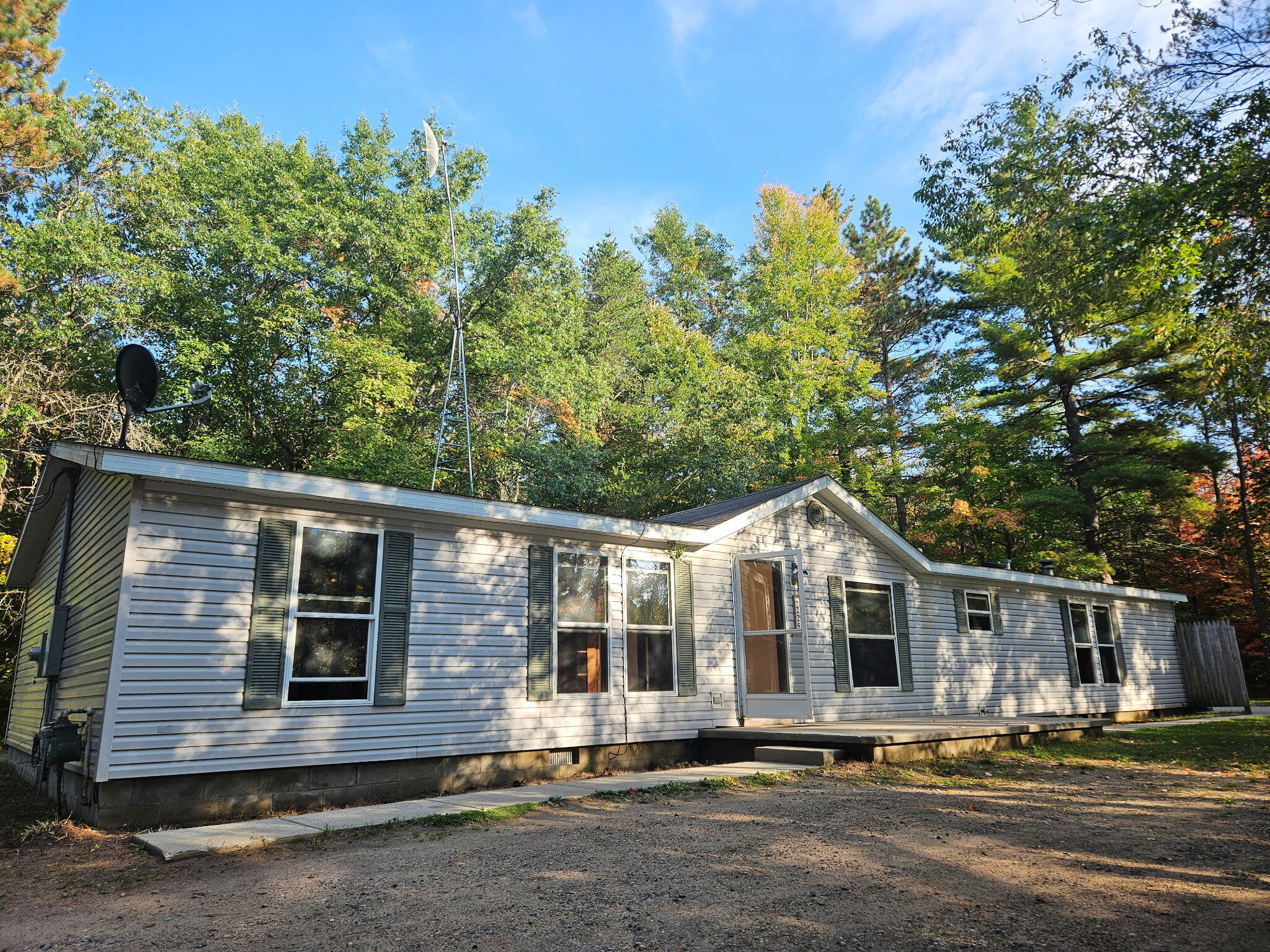 225 Popps Road Mio, MI 48647 - Photo 1 of 28 IMG_20250922_213505 (21)