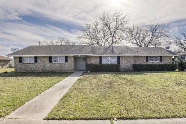 $2,150 | 105 Stiles Drive, Midlothian, TX 76065
