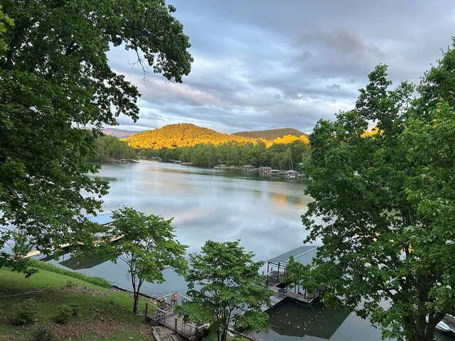 $585,000 | 398 Hidden Cove Lane, Hayesville, NC 28904