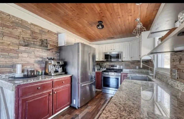 $585,000 | 398 Hidden Cove Lane, Hayesville, NC 28904