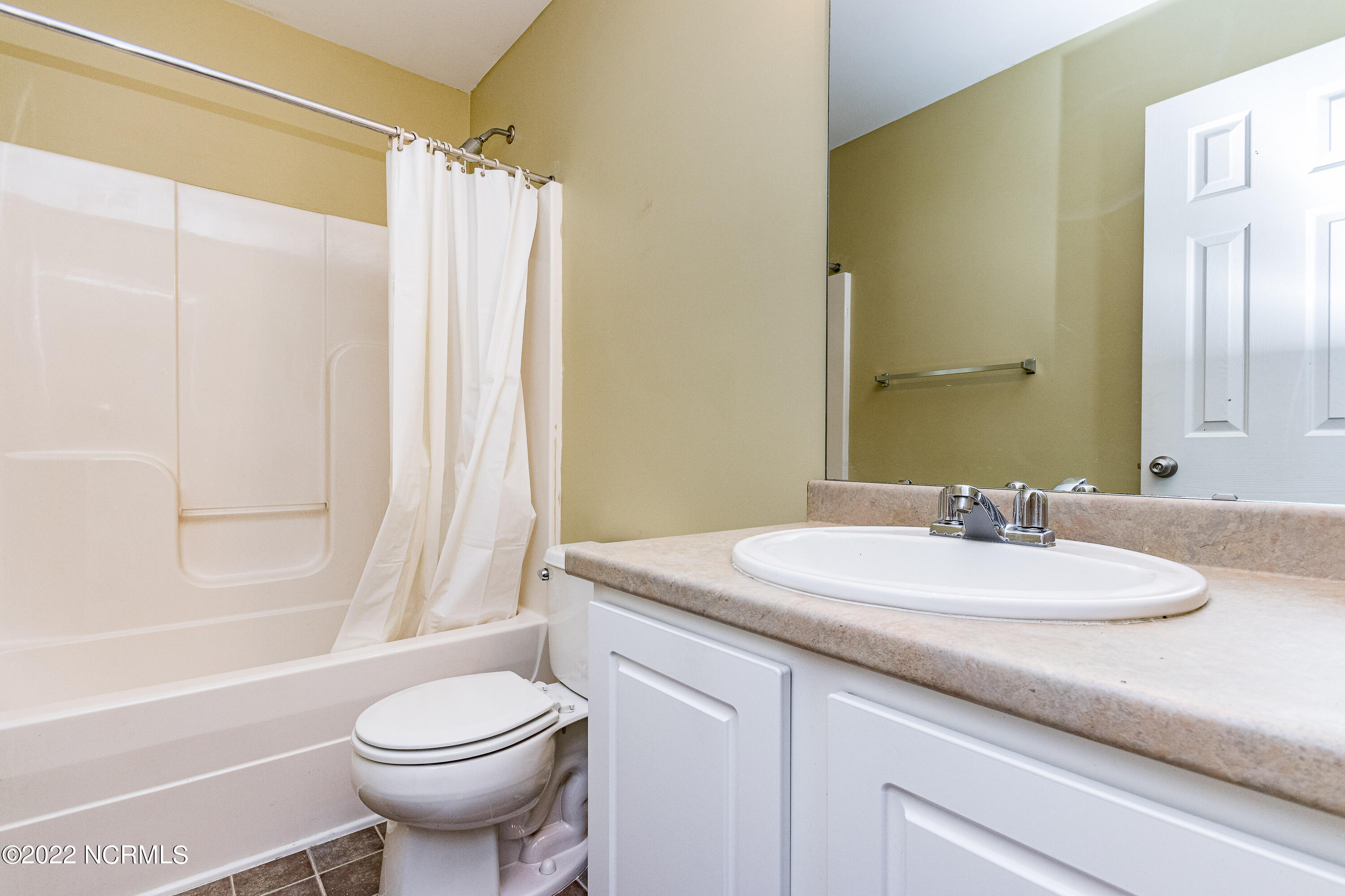 2139 Metacomet Way Raleigh, NC 27604 - Photo 13 of 17 Hall Bath