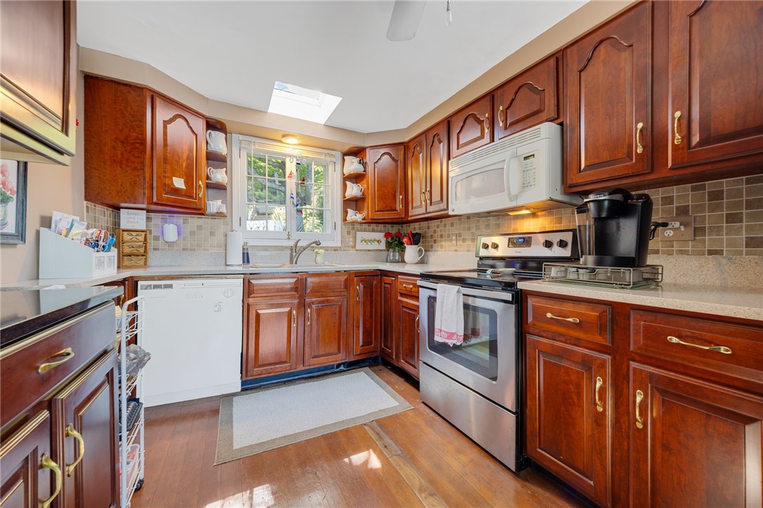 5317 West Lake Road Geneseo, NY 14454 - Photo 28 of 50 BEAUTIFUL CHERRY KITCHEN