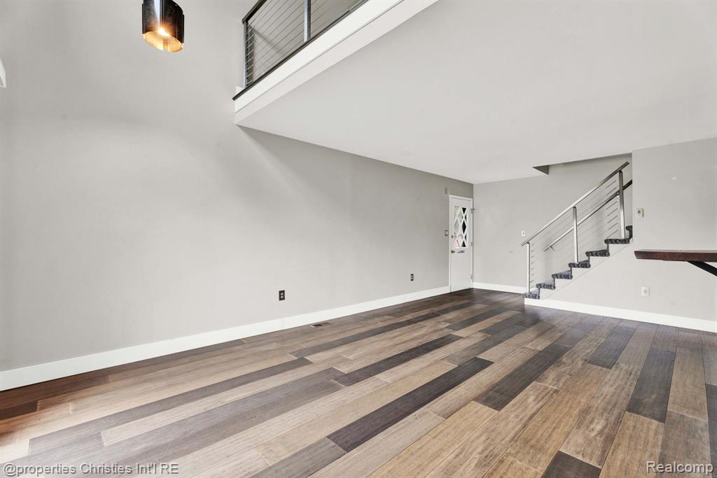 5085 Crooks Road, Unit 59 Royal Oak, MI 48073 - Photo 7 of 38 Gallery Image 7