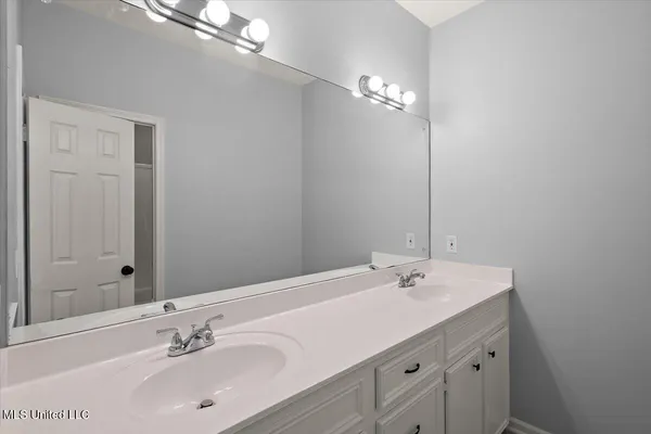 $265,000 | 1042 Bayridge Drive, Jackson, MS 39211