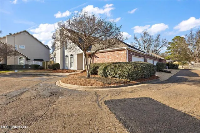 $275,000 | 1042 Bayridge Drive, Jackson, MS 39211