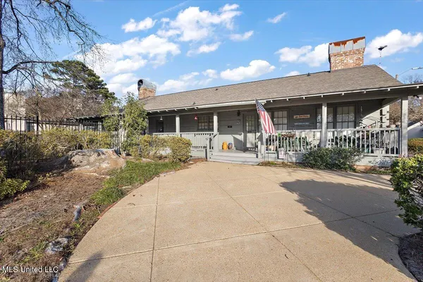 $265,000 | 1042 Bayridge Drive, Jackson, MS 39211