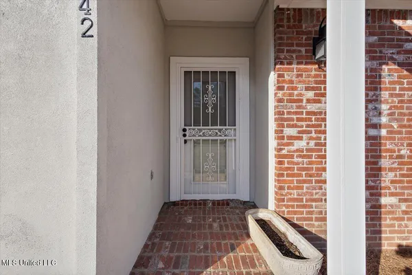 $265,000 | 1042 Bayridge Drive, Jackson, MS 39211