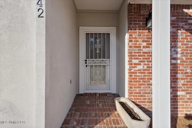 $275,000 | 1042 Bayridge Drive, Jackson, MS 39211