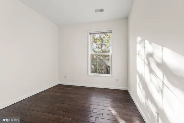 $299,000 | 19 Coachlight Drive, Sicklerville, NJ 08081