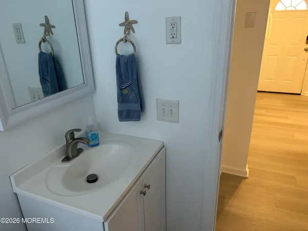 $1,600 | 1804 Grand Central Avenue, Unit 201, Lavallette, NJ 08735