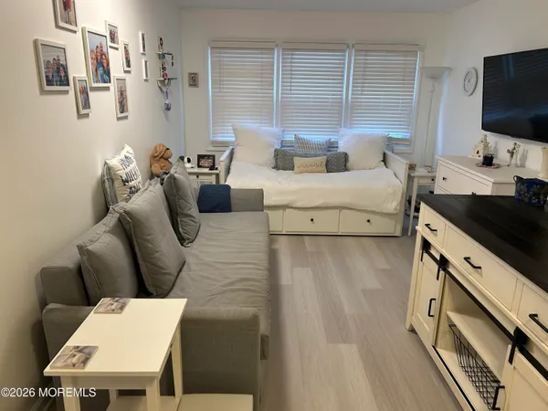 $1,600 | 1804 Grand Central Avenue, Unit 201, Lavallette, NJ 08735