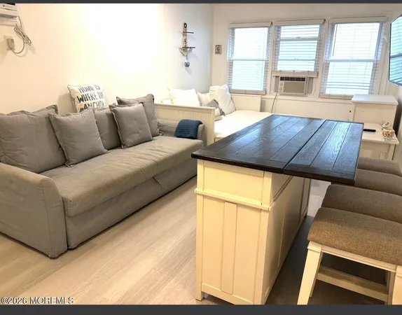 $1,600 | 1804 Grand Central Avenue, Unit 201, Lavallette, NJ 08735