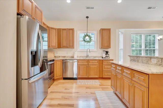 $374,900 | 1290 Trafalgar Drive, Roanoke, VA 24019