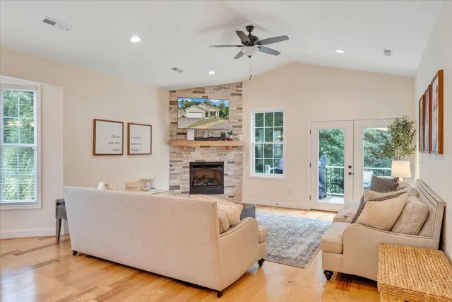 $374,900 | 1290 Trafalgar Drive, Roanoke, VA 24019