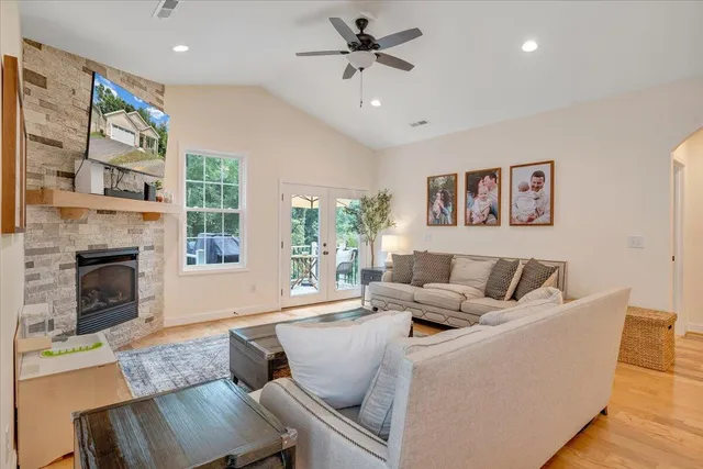 $374,900 | 1290 Trafalgar Drive, Roanoke, VA 24019