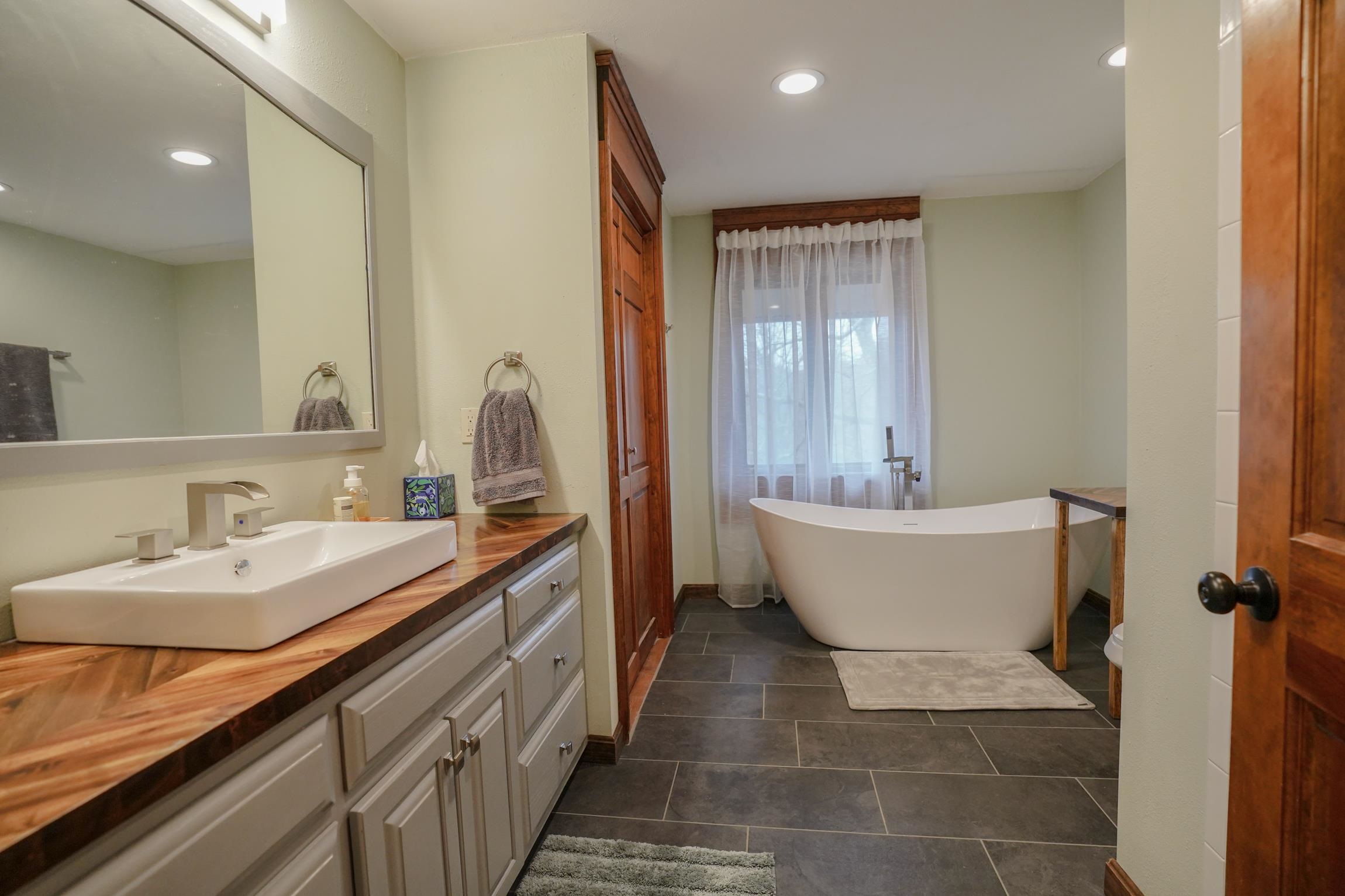 8 Hillside Road Kingston, NH 03848 - Photo 35 of 43 Gallery Image 35