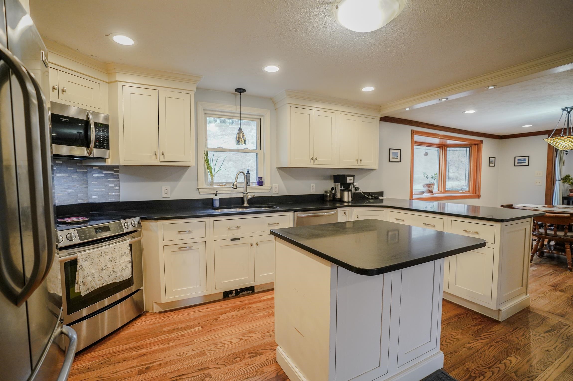 8 Hillside Road Kingston, NH 03848 - Photo 4 of 43 Gallery Image 4