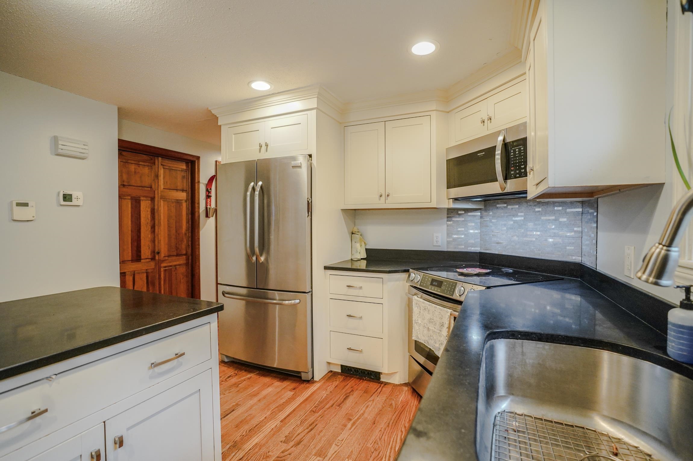 8 Hillside Road Kingston, NH 03848 - Photo 5 of 43 Gallery Image 5