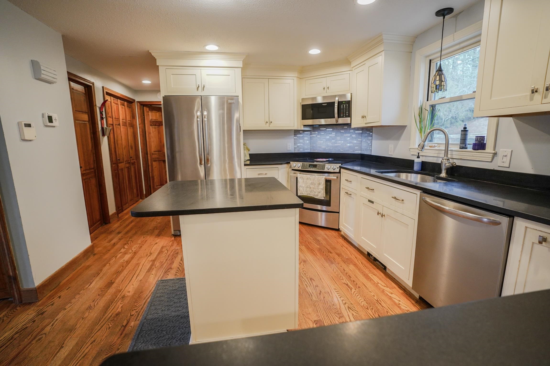 8 Hillside Road Kingston, NH 03848 - Photo 7 of 43 Gallery Image 7