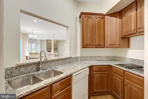 $2,300,000 | 9906 Hessick Court, Great Falls, VA 22066