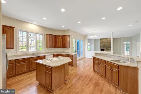 $2,300,000 | 9906 Hessick Court, Great Falls, VA 22066