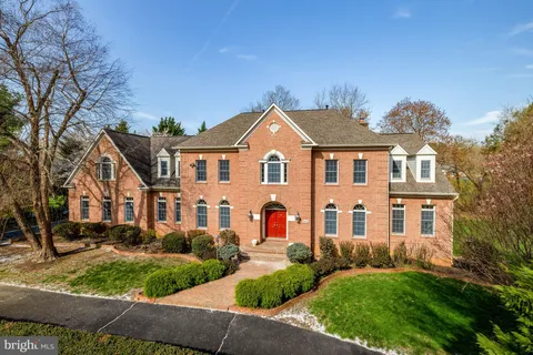 $2,300,000 | 9906 Hessick Court, Great Falls, VA 22066