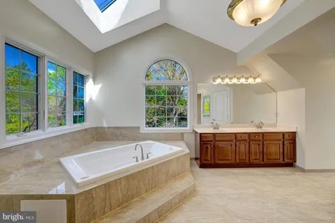 $2,300,000 | 9906 Hessick Court, Great Falls, VA 22066