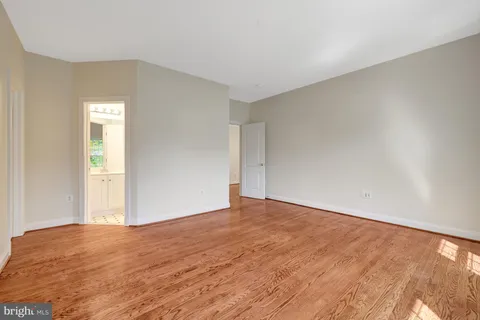 $2,300,000 | 9906 Hessick Court, Great Falls, VA 22066