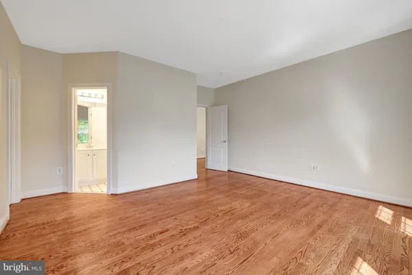 $2,300,000 | 9906 Hessick Court, Great Falls, VA 22066