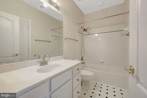 $2,300,000 | 9906 Hessick Court, Great Falls, VA 22066