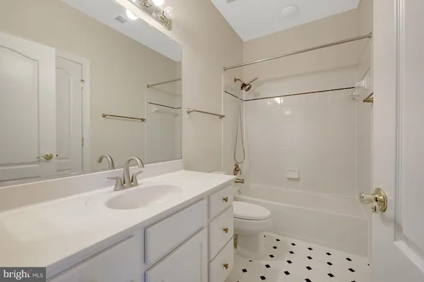 $2,300,000 | 9906 Hessick Court, Great Falls, VA 22066