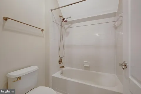 $2,300,000 | 9906 Hessick Court, Great Falls, VA 22066