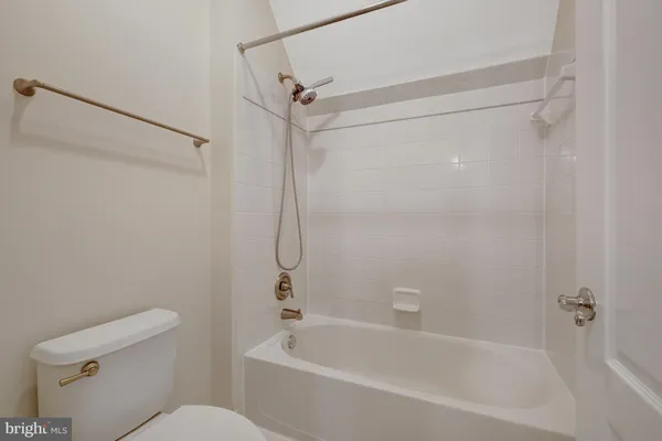 $2,300,000 | 9906 Hessick Court, Great Falls, VA 22066