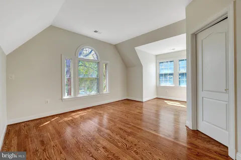 $2,300,000 | 9906 Hessick Court, Great Falls, VA 22066