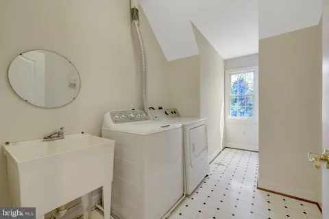 $2,300,000 | 9906 Hessick Court, Great Falls, VA 22066