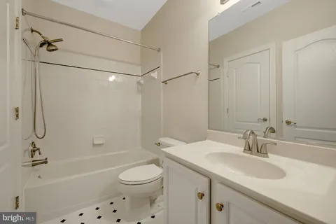 $2,300,000 | 9906 Hessick Court, Great Falls, VA 22066