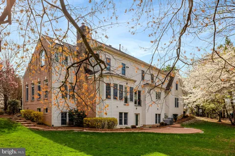 $2,300,000 | 9906 Hessick Court, Great Falls, VA 22066