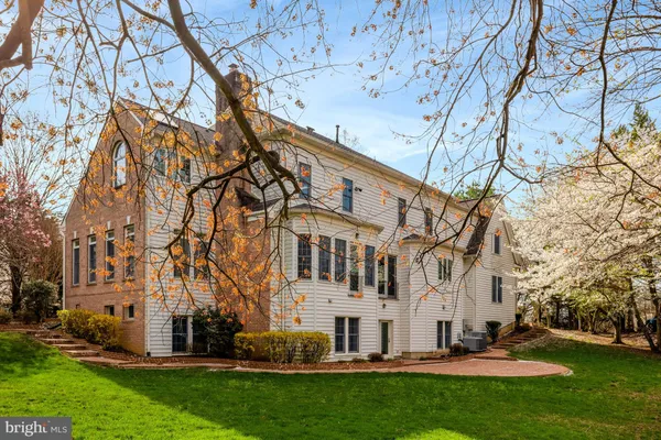$2,300,000 | 9906 Hessick Court, Great Falls, VA 22066