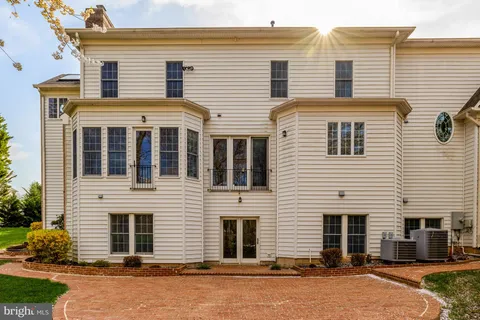$2,300,000 | 9906 Hessick Court, Great Falls, VA 22066