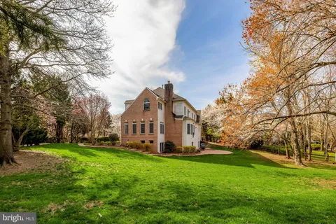 $2,300,000 | 9906 Hessick Court, Great Falls, VA 22066