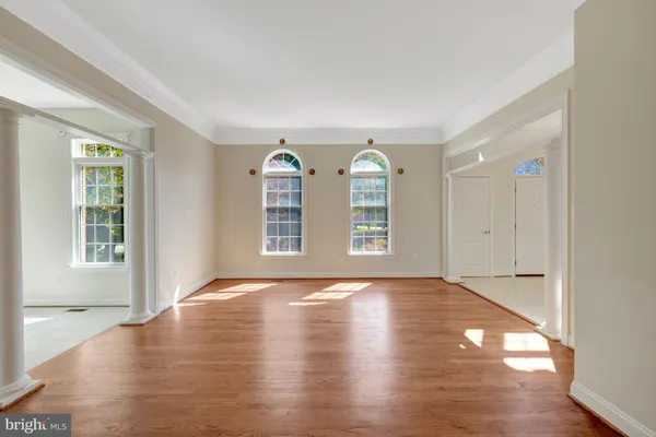 $2,300,000 | 9906 Hessick Court, Great Falls, VA 22066