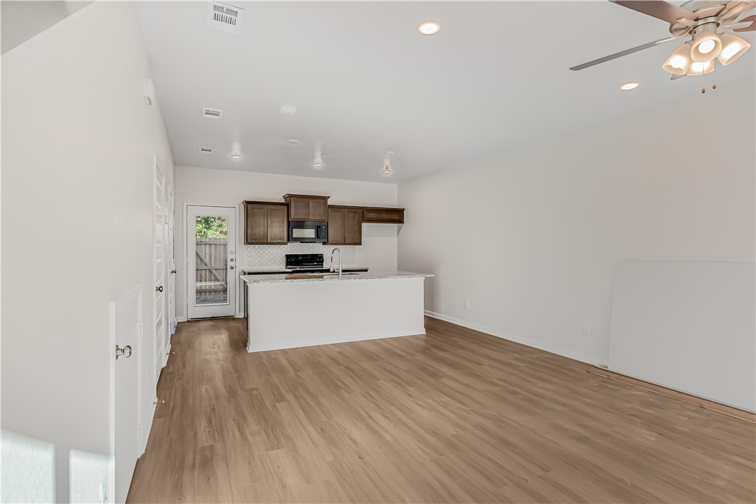 601 West 24th Street, Unit 112 Bryan, TX 77803 - Photo 2 of 17