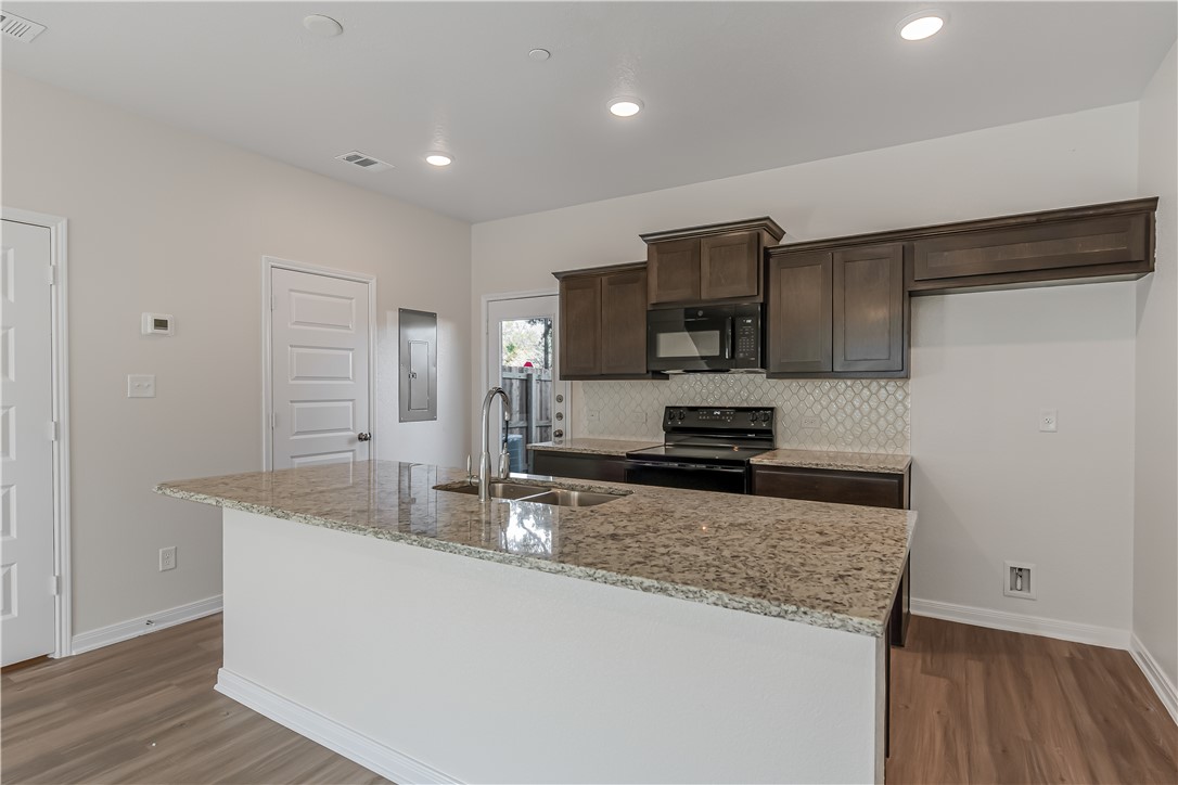 601 West 24th Street, Unit 112 Bryan, TX 77803 - Photo 3 of 17