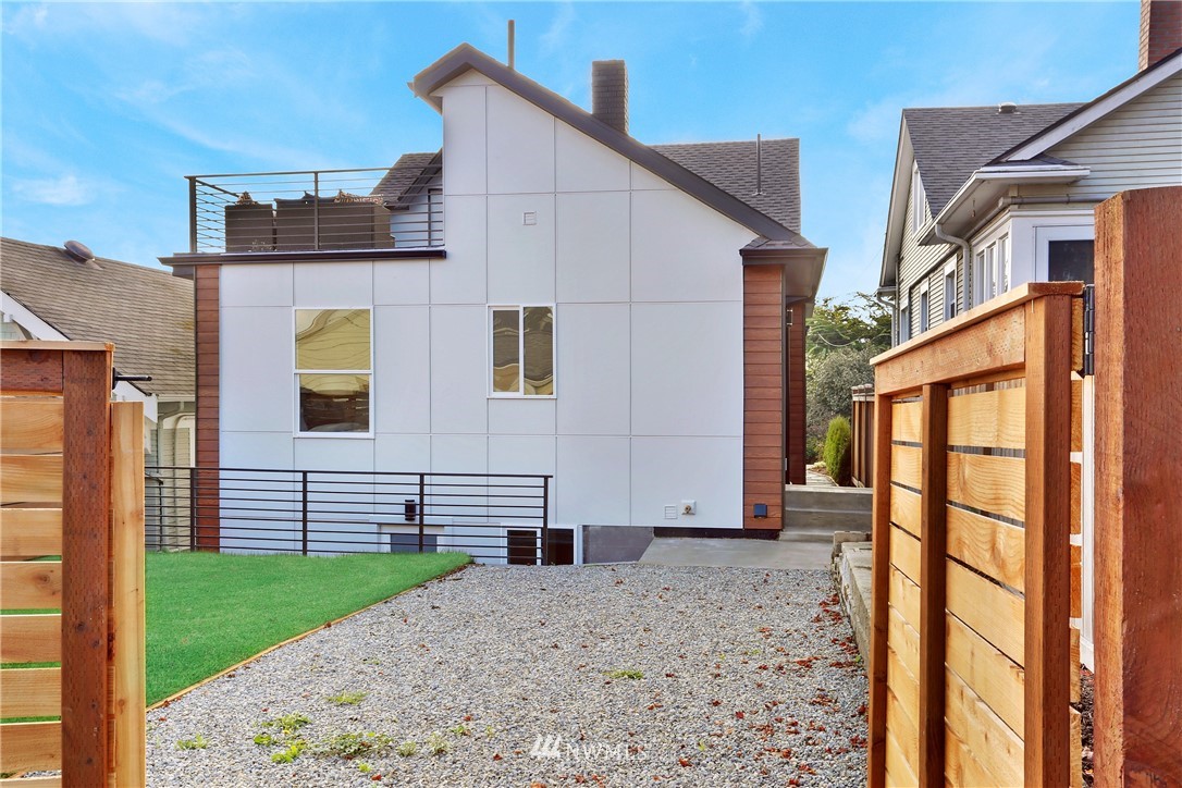 934 North 78th Street Seattle, WA 98103 - Photo 2 of 19 Gallery Image 2