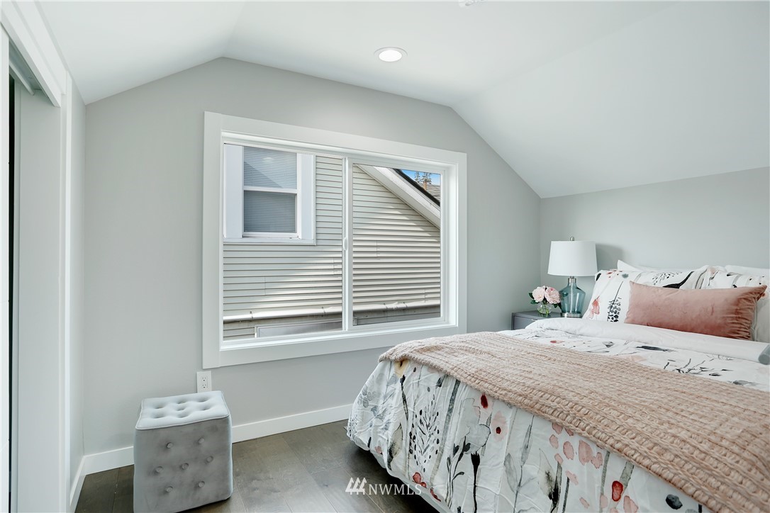 934 North 78th Street Seattle, WA 98103 - Photo 14 of 19 Gallery Image 14