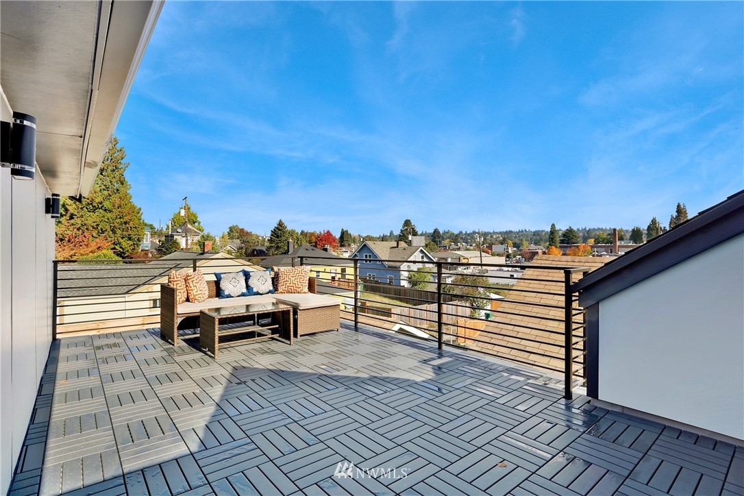 934 North 78th Street Seattle, WA 98103 - Photo 3 of 19 Gallery Image 3
