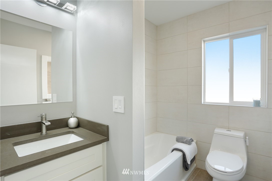 934 North 78th Street Seattle, WA 98103 - Photo 9 of 19 Gallery Image 9