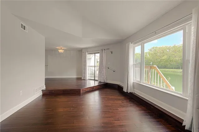 $253,950 | 12225 Charlotte Street, Kansas City, MO 64146