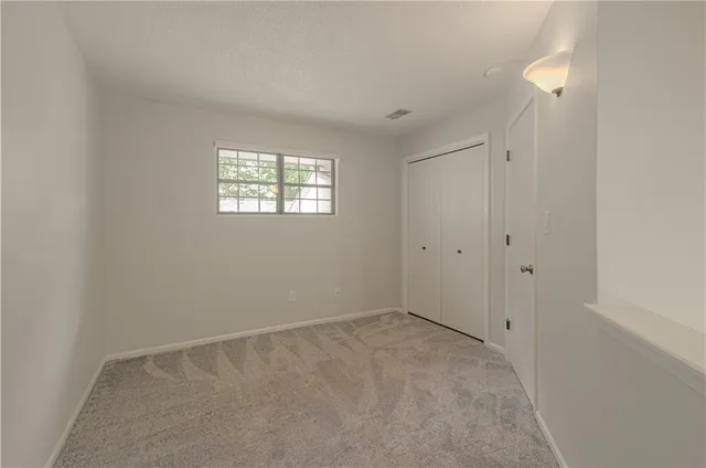 $253,950 | 12225 Charlotte Street, Kansas City, MO 64146