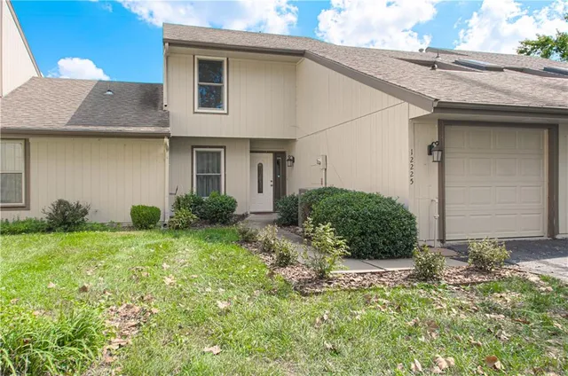 $253,950 | 12225 Charlotte Street, Kansas City, MO 64146